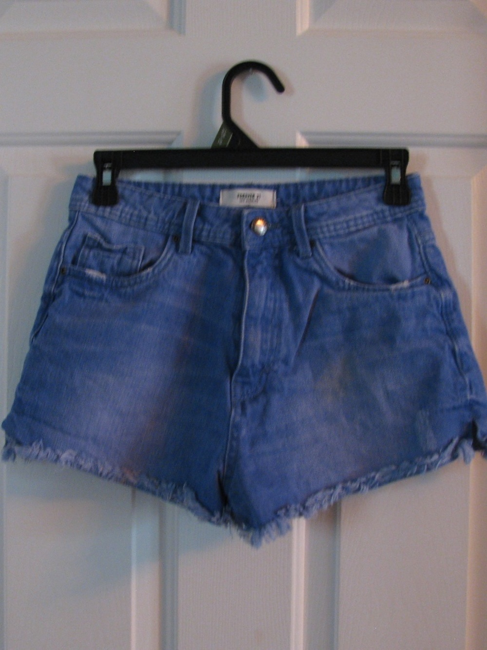 Forever 21 Distressed Denim Shorts – Size 25 ✨